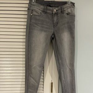 White House Black Market Size 2